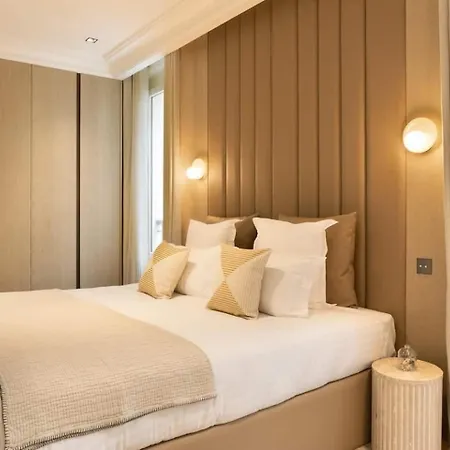 Louvre Rivage Apartments Bed & Breakfast