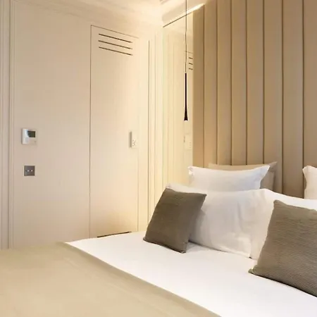 Louvre Rivage Apartments Bed & Breakfast