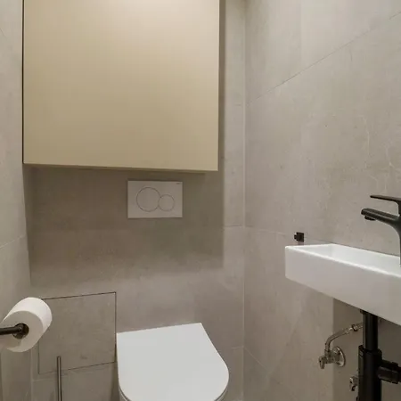 Louvre Rivage Apartments Bed & Breakfast