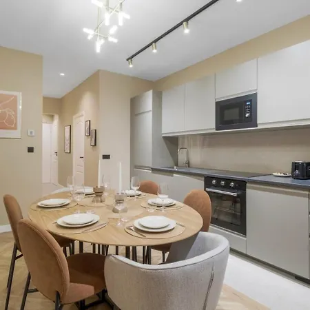 Louvre Rivage Apartments Bed & Breakfast 3*