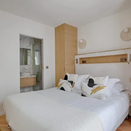 Louvre Rivage Apartments Bed & Breakfast