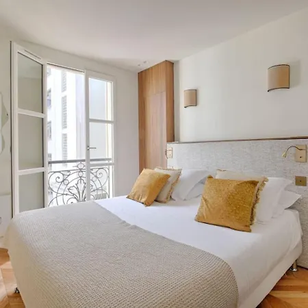 Louvre Rivage Apartments Bed & Breakfast