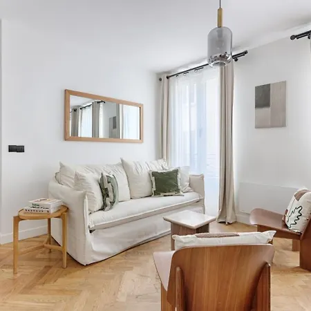Louvre Rivage Apartments Bed & Breakfast