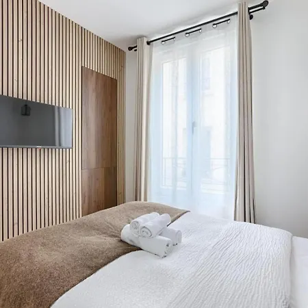 Louvre Rivage Apartments Bed & Breakfast 3*